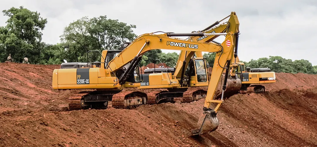 powerplus PP220E-XI crawler tracked excavator fleet in a work site digging