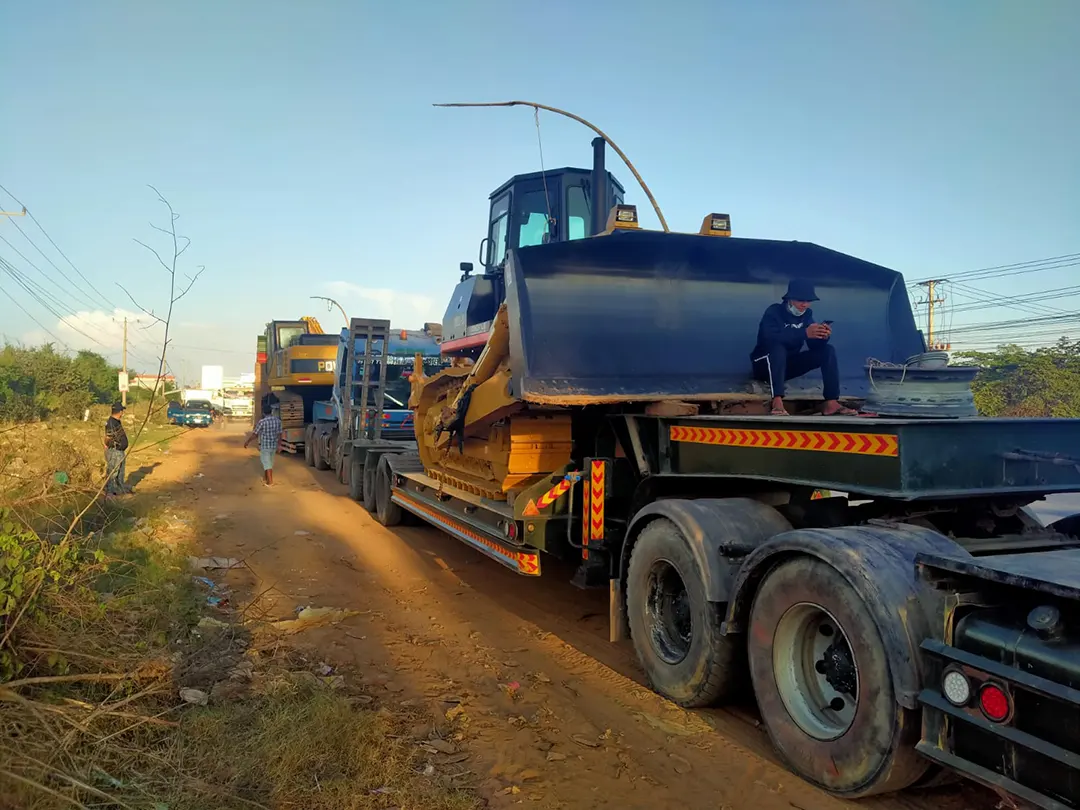 powerplus bulldozer moving to another job site